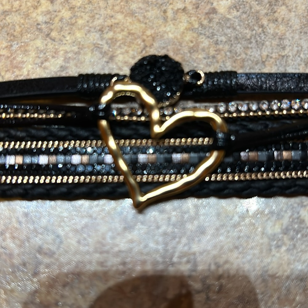 Super cute bracelet with heart and rhinestones-Never Worn - Picture 3 of 3